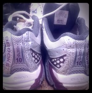 Brooks shoes